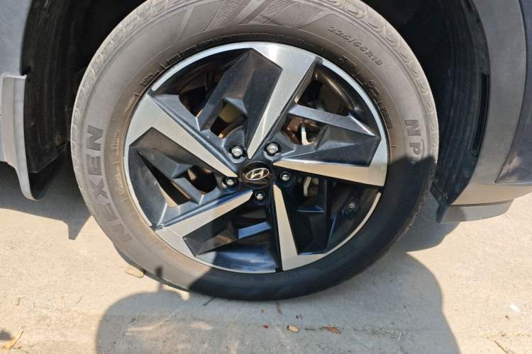 Used Hyundai ix35 2021 2.0L Automatic 2WD GLS Leading Edition Right Front Wheel Hub