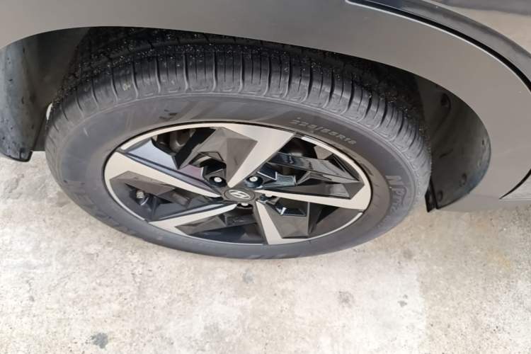 Used Hyundai ix35 2021 2.0L Automatic 2WD GLS Leading Edition Right Rear Wheel Hub