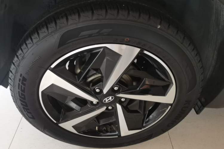 Used Hyundai ix35 2021 2.0L Automatic 2WD GLS Leading Edition Right Rear Wheel Hub