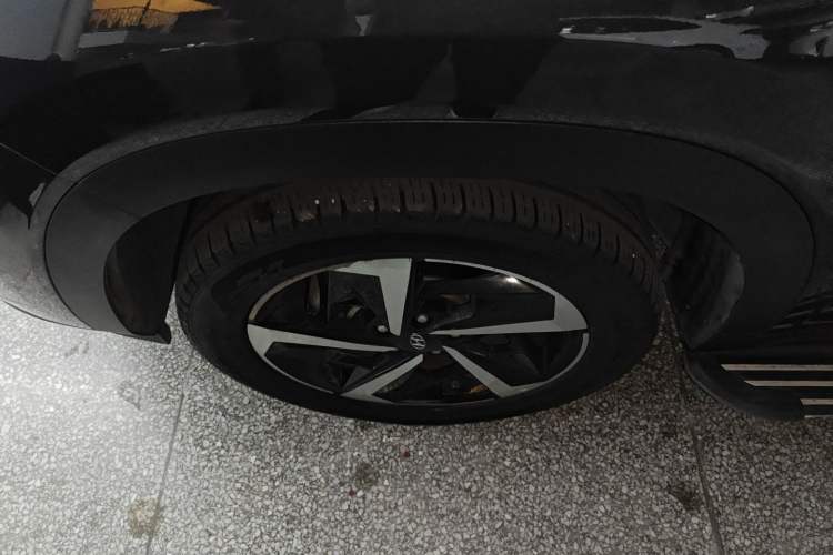 Used Hyundai ix35 2021 2.0L Automatic 2WD GLS Leading Edition Exterior 2