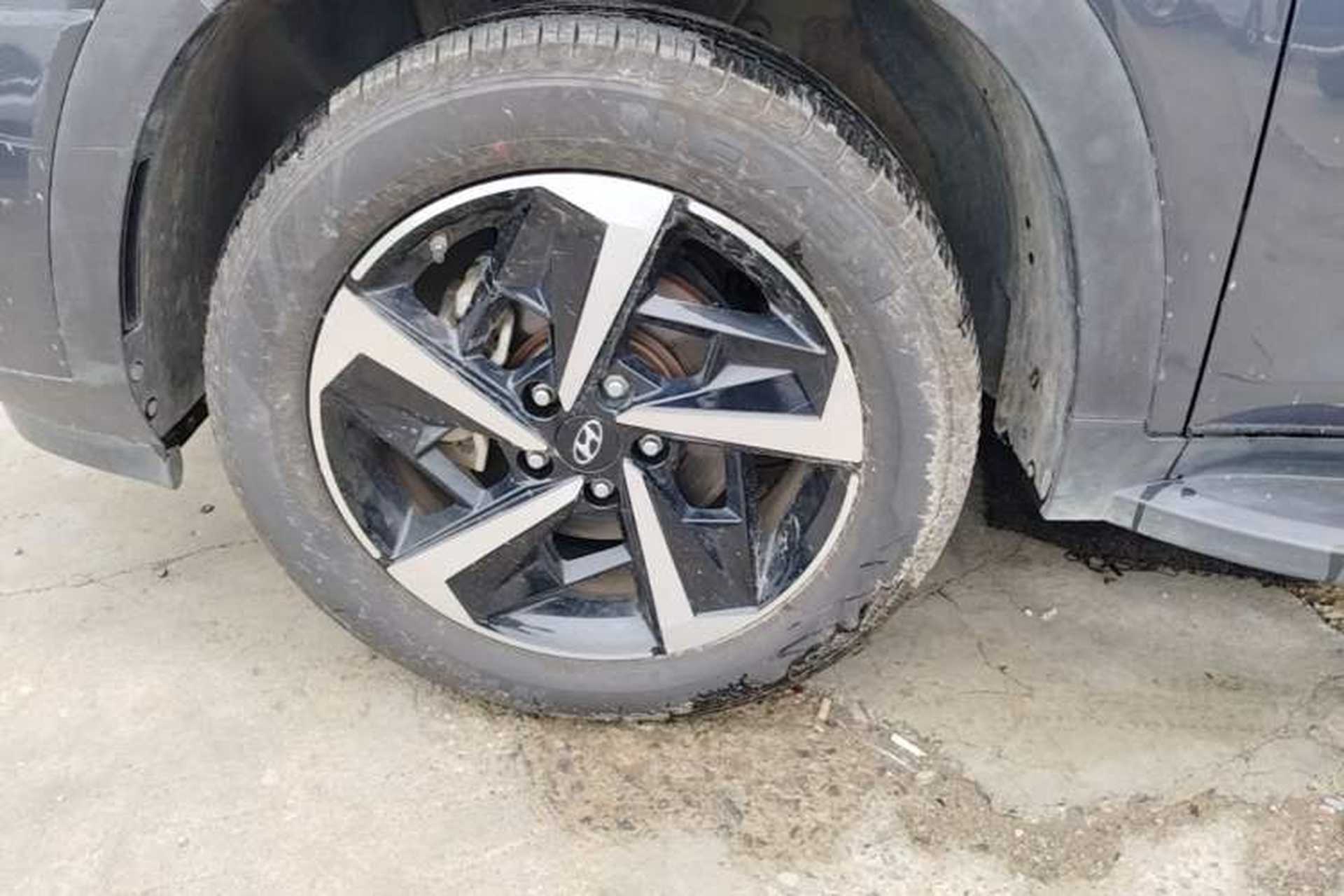 Used Hyundai ix35 2021 2.0L Automatic 2WD GLS Leading Edition Left Front Wheel Hub