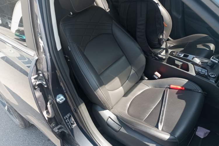 Used Hyundai ix35 2021 2.0L Automatic 2WD GLS Leading Edition Right Front Seat