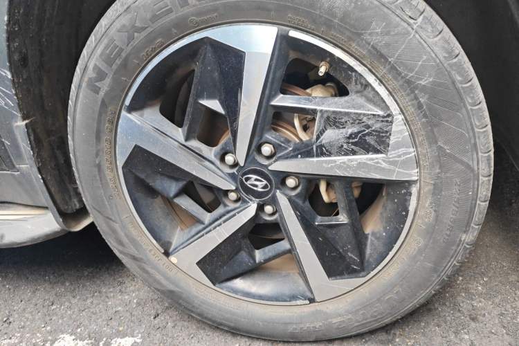 Used Hyundai ix35 2021 2.0L Automatic 2WD GLS Leading Edition Right Front Wheel Hub