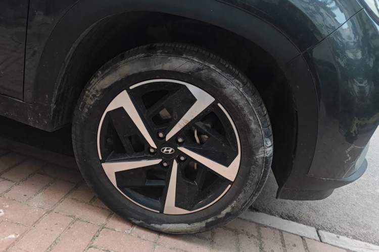 Used Hyundai ix35 2021 2.0L Automatic 2WD GLS Leading Edition Right Front Wheel Hub