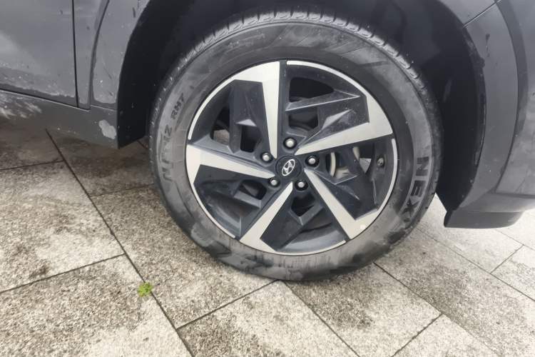Used Hyundai ix35 2021 2.0L Automatic 2WD GLS Leading Edition Right Front Wheel Hub