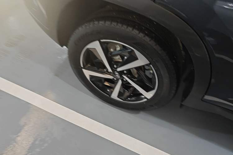 Used Hyundai ix35 2021 2.0L Automatic 2WD GLS Leading Edition Right Rear Wheel Hub