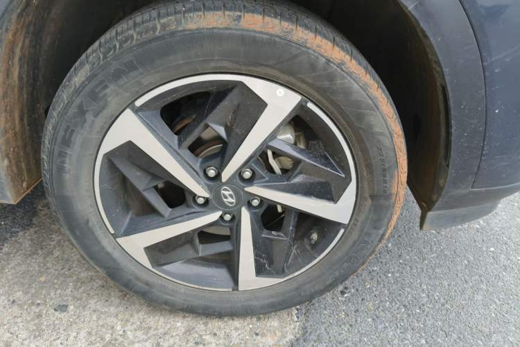 Used Hyundai ix35 2021 2.0L Automatic 2WD GLS Leading Edition Right Front Wheel Hub