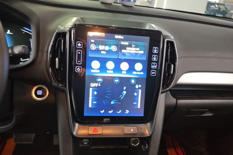 Used Hyundai ix35 2021 2.0L Automatic 2WD GLS Leading Edition Audio And AC Panel