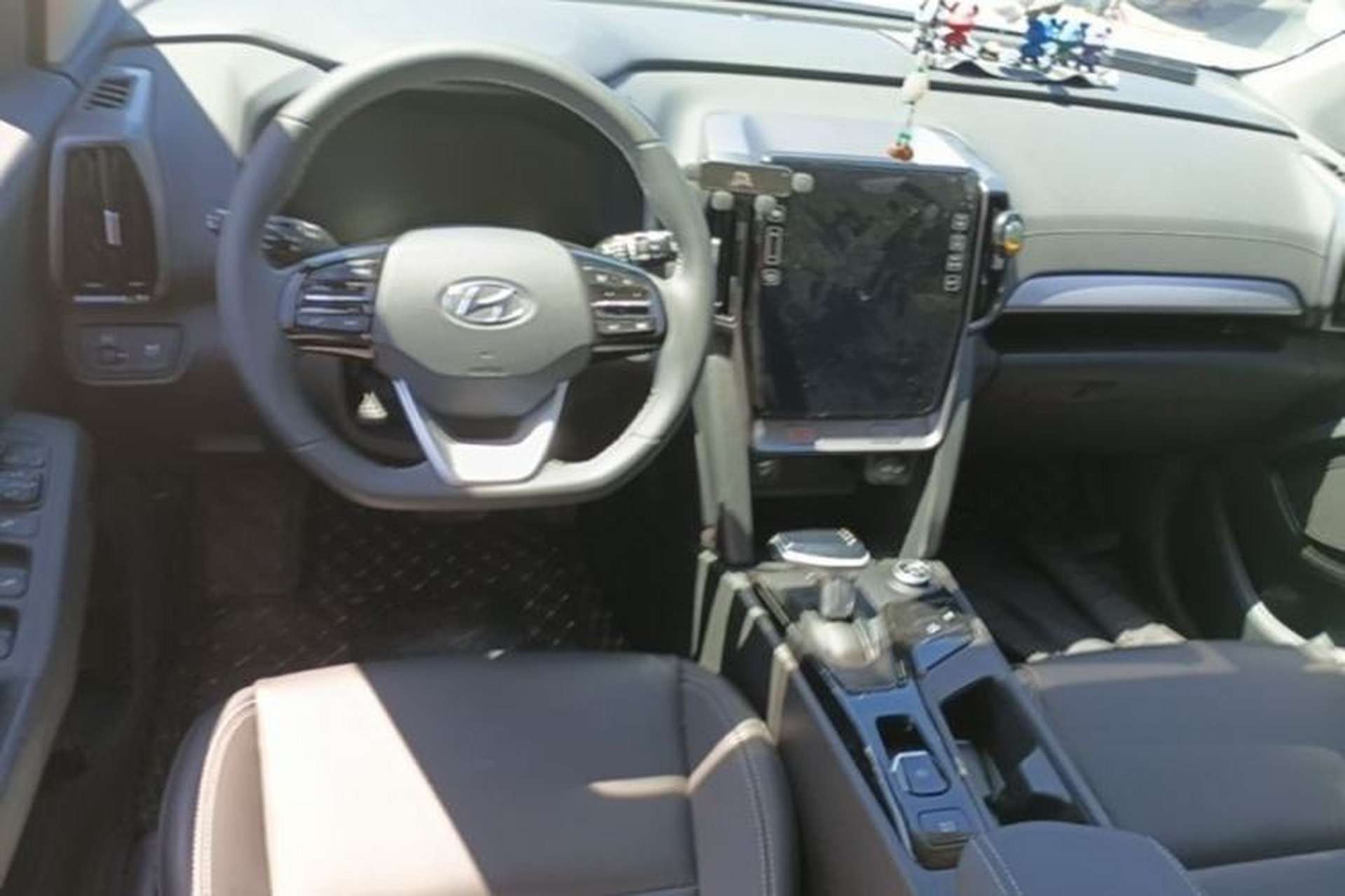 Used Hyundai ix35 2021 2.0L Automatic 2WD GLS Leading Edition Center Console
