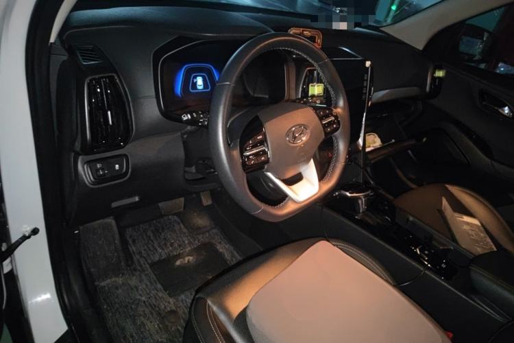 Used Hyundai ix35 2021 2.0L Automatic 2WD GLS Leading Edition Center Console