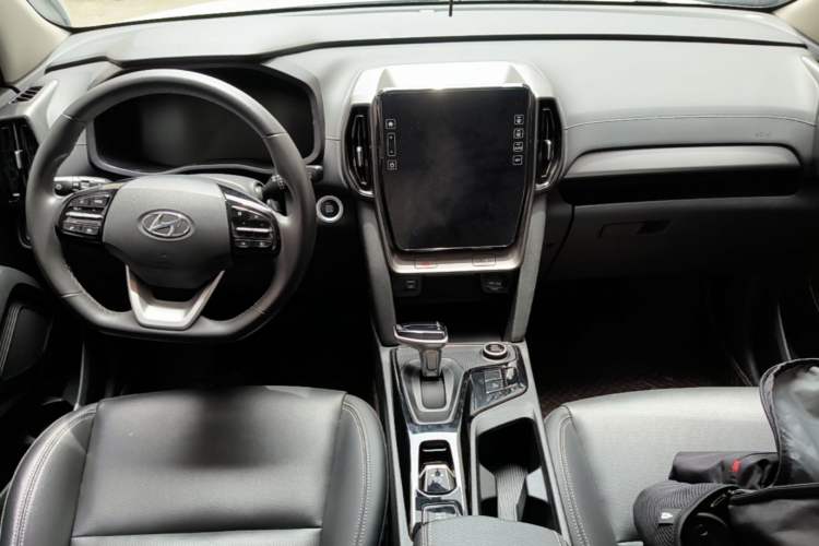 Used Hyundai ix35 2021 2.0L Automatic 2WD GLS Leading Edition Center Console