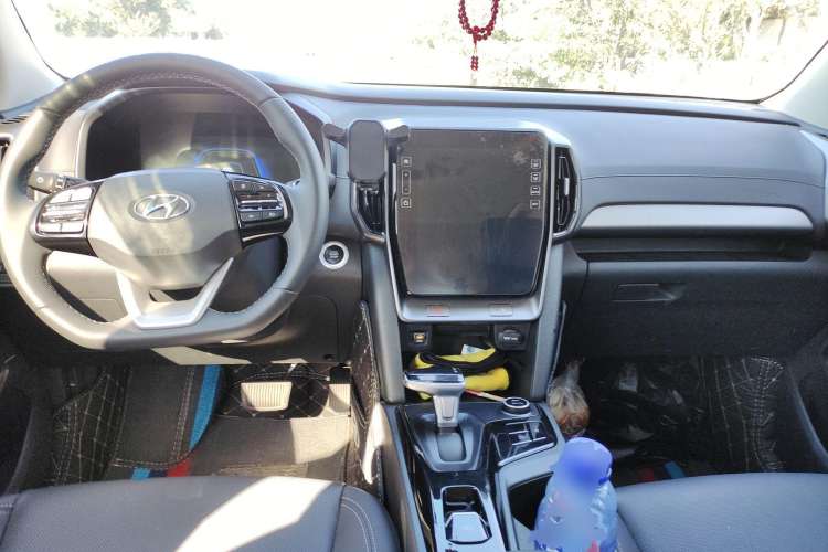 Used Hyundai ix35 2021 2.0L Automatic 2WD GLS Leading Edition Center Console