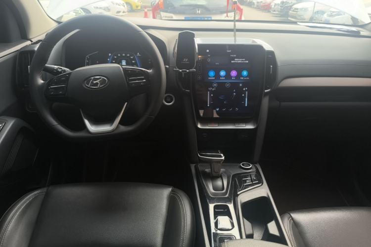 Used Hyundai ix35 2021 2.0L Automatic 2WD GLS Leading Edition Center Console