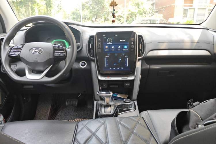 Used Hyundai ix35 2021 2.0L Automatic 2WD GLS Leading Edition Center Console