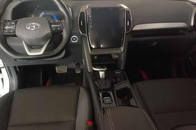 Used Hyundai ix35 2021 2.0L Automatic 2WD GLS Leading Edition Center Console