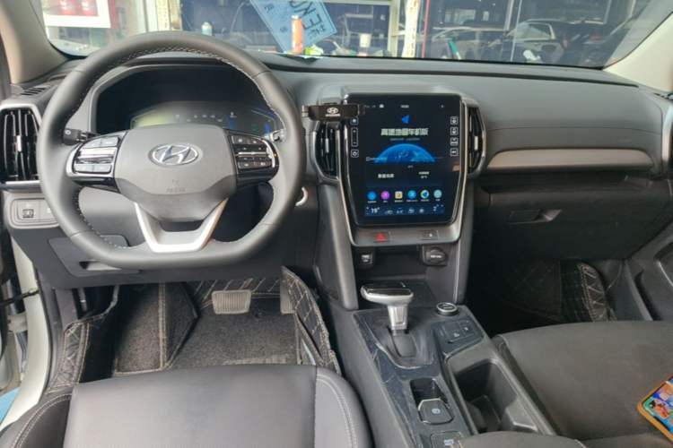 Used Hyundai ix35 2021 2.0L Automatic 2WD GLS Leading Edition Center Console