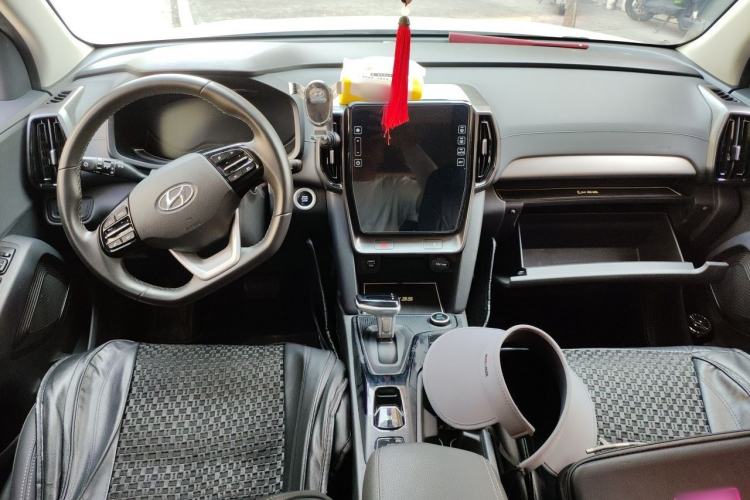 Used Hyundai ix35 2021 2.0L Automatic 2WD GLS Leading Edition Center Console
