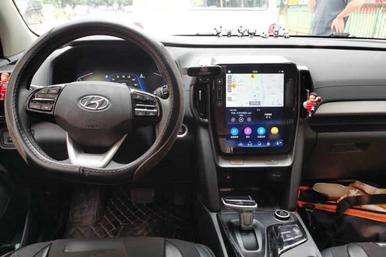 Used Hyundai ix35 2021 2.0L Automatic 2WD GLS Leading Edition Center Console