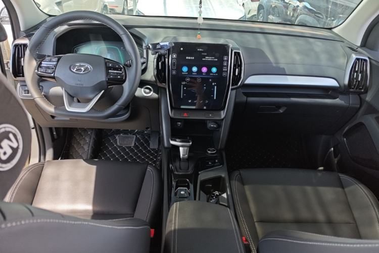 Used Hyundai ix35 2021 2.0L Automatic 2WD GLS Leading Edition Center Console