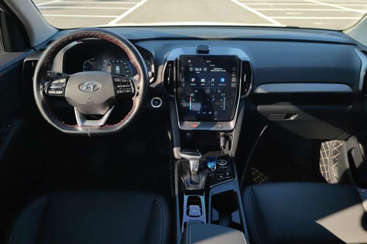 Used Hyundai ix35 2021 2.0L Automatic 2WD GLS Leading Edition Center Console
