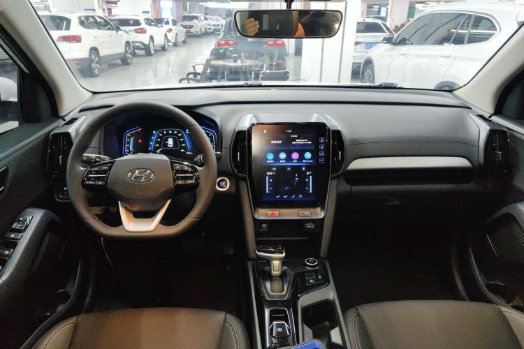 Used Hyundai ix35 2021 2.0L Automatic 2WD GLS Leading Edition Center Console