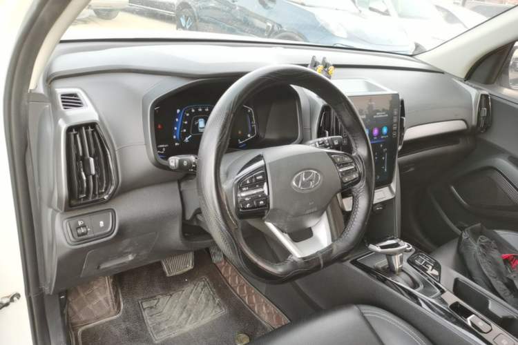 Used Hyundai ix35 2021 2.0L Automatic 2WD GLS Leading Edition Center Console