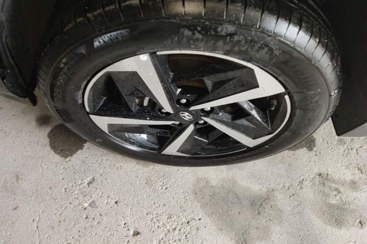 Used Hyundai ix35 2021 2.0L Automatic 2WD GLS Leading Edition Exterior 4