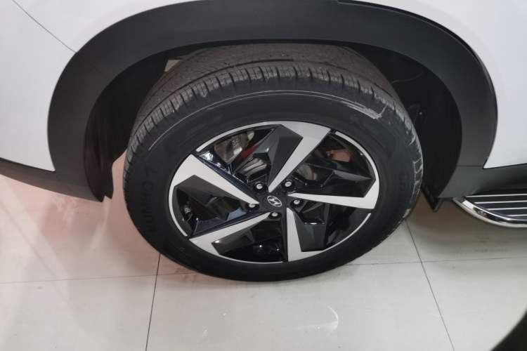 Used Hyundai ix35 2021 2.0L Automatic 2WD GLS Leading Edition Exterior 5