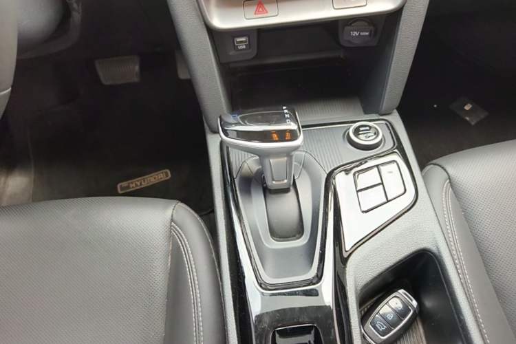 Used Hyundai ix35 2021 2.0L Automatic 2WD GLS Leading Edition Gear Lever