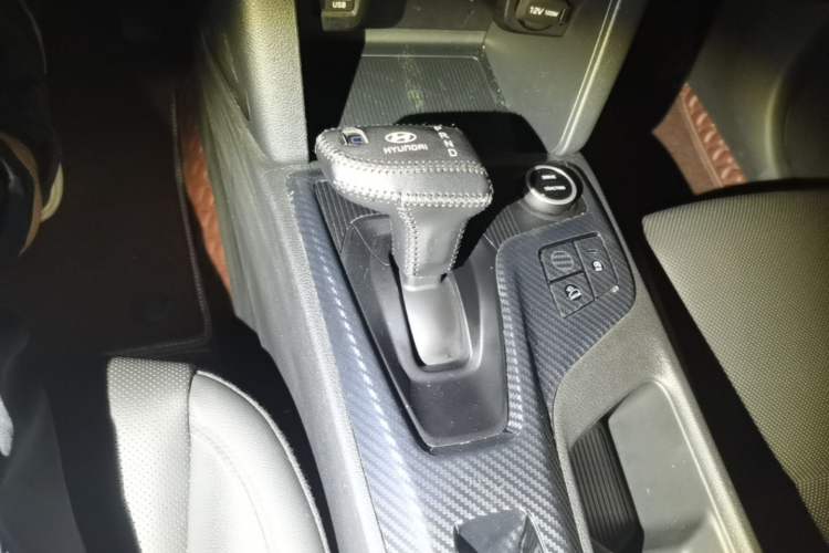 Used Hyundai ix35 2021 2.0L Automatic 2WD GLS Leading Edition Gear Lever
