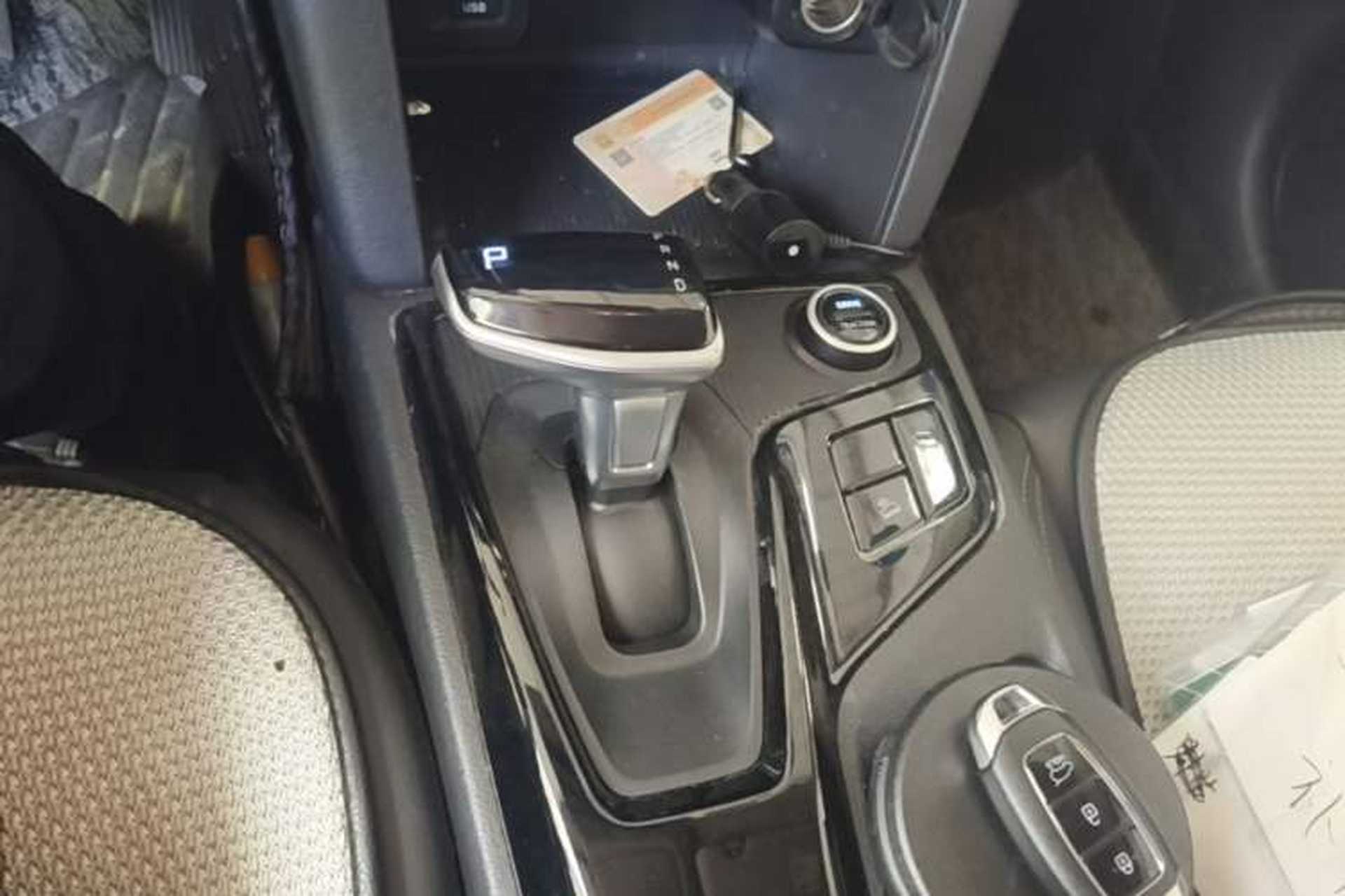 Used Hyundai ix35 2021 240TGDi DCT Two-Wheel-Drive GLS Leading Edition Gear Lever