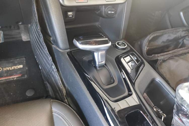 Used Hyundai ix35 2021 2.0L Automatic 2WD GLS Leading Edition Gear Lever