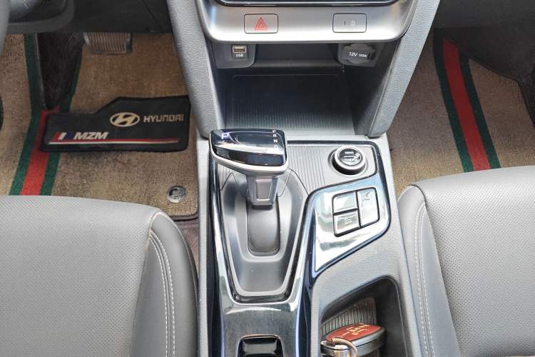 Used Hyundai ix35 2021 240TGDi DCT Two-Wheel-Drive GLS Leading Edition Gear Lever