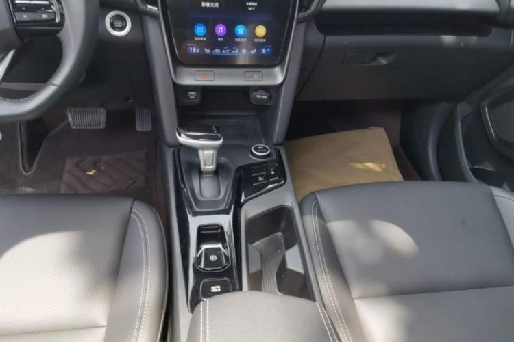 Used Hyundai ix35 2021 2.0L Automatic 2WD GLS Leading Edition Gear Lever