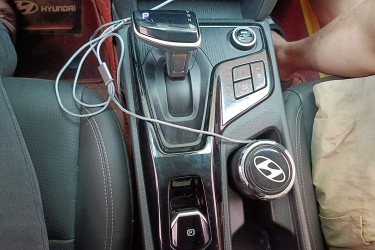 Used Hyundai ix35 2021 2.0L Automatic 2WD GLS Leading Edition Gear Lever