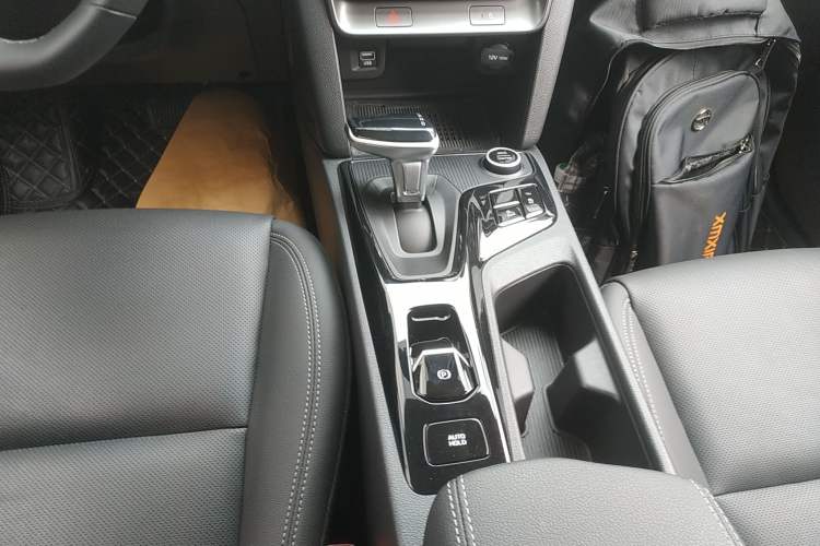 Used Hyundai ix35 2021 2.0L Automatic 2WD GLS Leading Edition Gear Lever