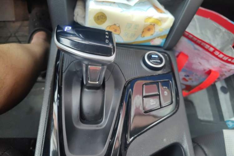 Used Hyundai ix35 2021 2.0L Automatic 2WD GLS Leading Edition Gear Lever