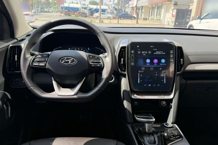 Used Hyundai ix35 2021 2.0L Automatic 2WD GLS Leading Edition Interior 2