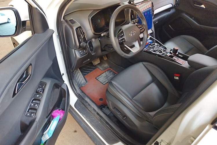 Used Hyundai ix35 2021 240TGDi DCT Two-Wheel-Drive GLS Leading Edition Interior 3