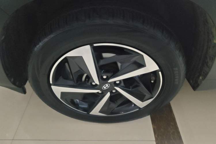Used Hyundai ix35 2021 2.0L Automatic 2WD GLS Leading Edition Left Front Wheel Hub