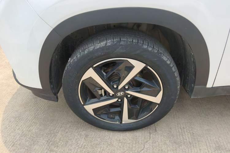 Used Hyundai ix35 2021 2.0L Automatic 2WD GLS Leading Edition Left Front Wheel Hub