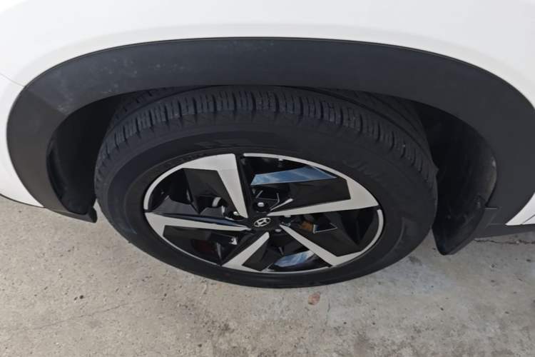 Used Hyundai ix35 2021 2.0L Automatic 2WD GLS Leading Edition Left Front Wheel Hub