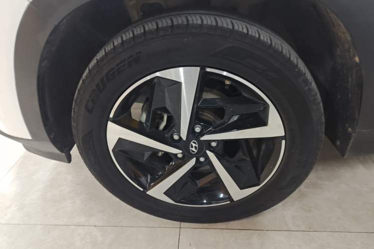 Used Hyundai ix35 2021 2.0L Automatic 2WD GLS Leading Edition Left Front Wheel Hub