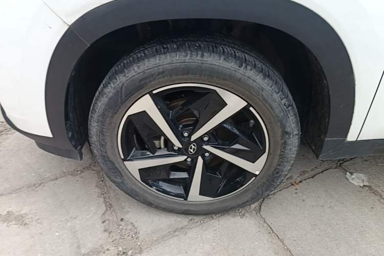 Used Hyundai ix35 2021 2.0L Automatic 2WD GLS Leading Edition Left Front Wheel Hub