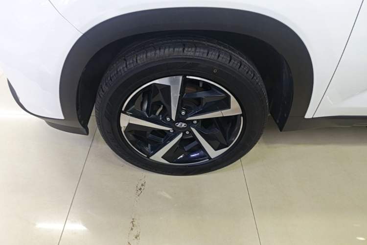 Used Hyundai ix35 2021 2.0L Automatic 2WD GLS Leading Edition Left Front Wheel Hub