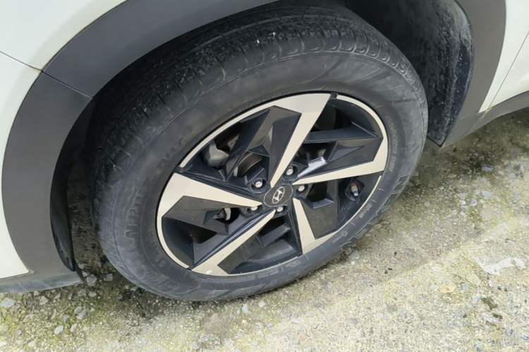 Used Hyundai ix35 2021 2.0L Automatic 2WD GLS Leading Edition Left Front Wheel Hub
