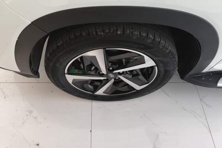 Used Hyundai ix35 2021 2.0L Automatic 2WD GLS Leading Edition Left Front Wheel Hub