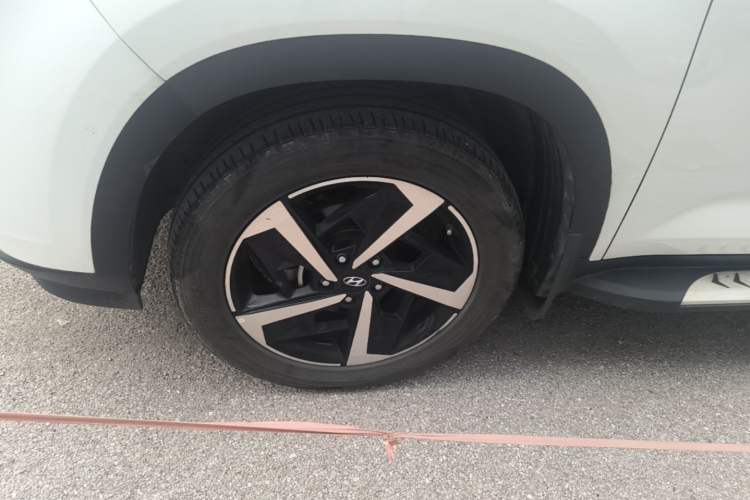 Used Hyundai ix35 2021 2.0L Automatic 2WD GLS Leading Edition Left Front Wheel Hub