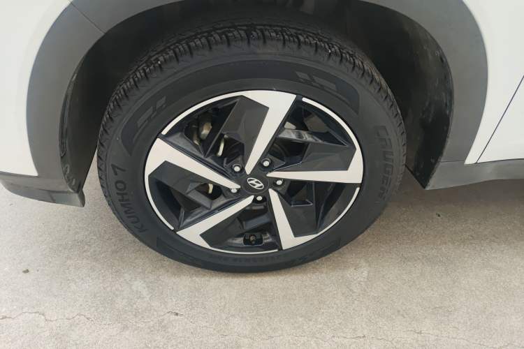 Used Hyundai ix35 2021 2.0L Automatic 2WD GLS Leading Edition Left Front Wheel Hub