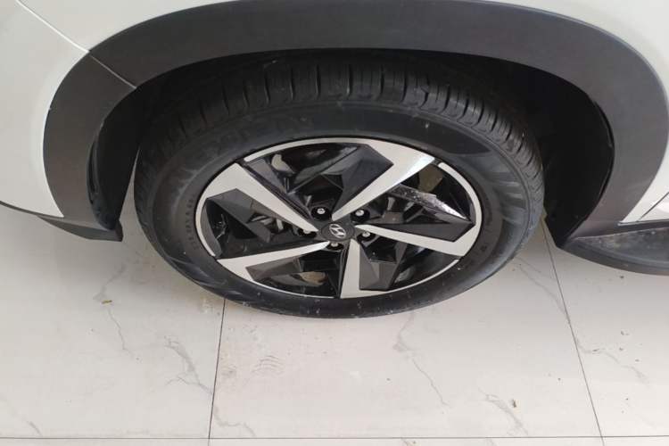 Used Hyundai ix35 2021 2.0L Automatic 2WD GLS Leading Edition Left Front Wheel Hub